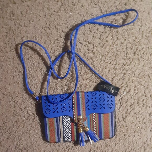 Small Embroidered Purse - Picture 2 of 4